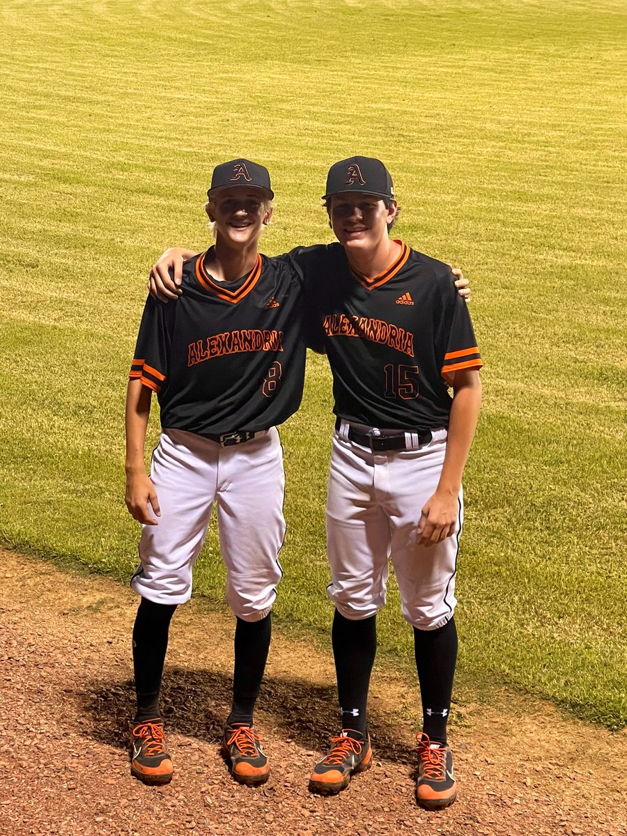 ChampionsSA16's tweet photo. Winning Pitchers @patterson_tripp and @Andrew_Allen_15 after @AHSAAUpdates State Playoff First Round Sweep for @ValleyCubBSBL @alexandria_cubs #championsplayhere #On2Round2 https://t.co/ho4WYub4J6