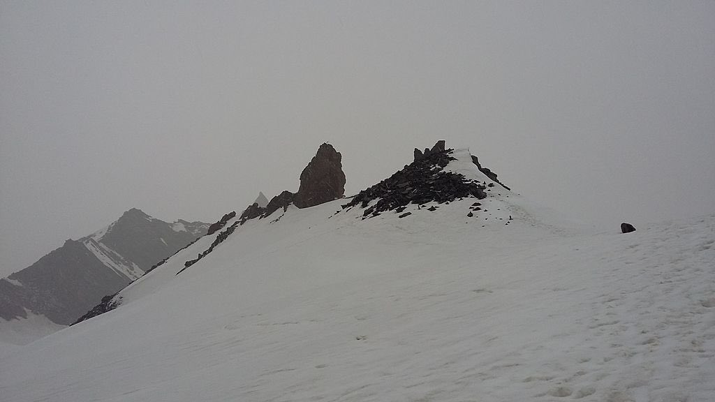 TrekkersofInd's tweet photo. At 17,150 ft Mt Shrikhand Mahadev forces the adrenaline junkie within you to rethink life decisions.

Situated in the Kullu district of Himachal Pradesh, It is one of the 5  Kailash, which includes Kinnar Kailash, Mani Mahesh, Kailash Mansarovar, Adi Kailash, &amp; Srikhand Mahadev. https://t.co/URTaXtyqTU