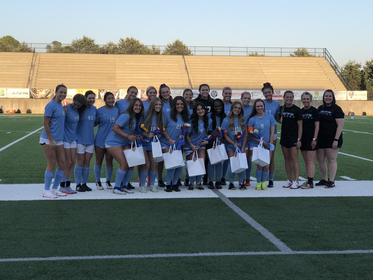 What a #SeniorNight!  JV got the 10-0 #shutout &amp; Varsity got the 9-1 #win tonight against #austinblackbears <a href="/AHSBBN/">Austin High School</a>!  ✈️⚽️❤️

#seniorsquad #seniors #gojets #jchs #jchsgirlssoccer #playlikeagirl #fortheloveofthegame <a href="/James_Clemens/">James Clemens</a> <a href="/jc_jets/">JCJetsAthletics</a>