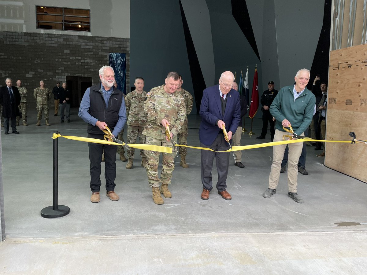 mollyskivt's tweet photo. An important day for @VTNationalGuard with @SenatorLeahy in attendance for the Army Mountain Warfare School ribbon cutting. Awesome new facility to train service members from all around the country, right here in Vermont. #vtng https://t.co/Q57YotnOJS