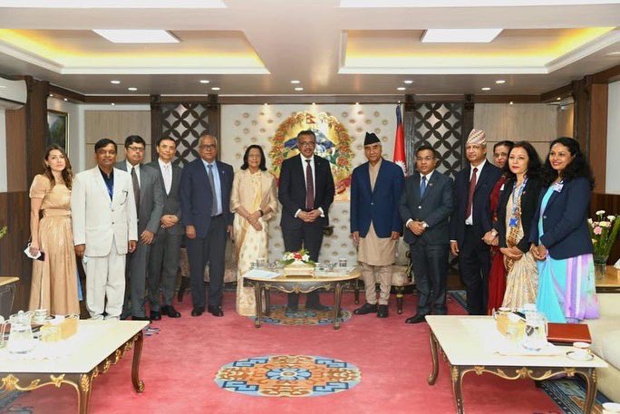 Yesterday, <a href="/DrTedros/">Tedros Adhanom Ghebreyesus</a> met with #Nepal’s President Bidhya Devi Bhandari and Prime Minister <a href="/SherBDeuba/">Sher Bahadur Deuba</a> to discuss 🇳🇵's response to #COVID19 &amp; #VaccinEquity; routine immunization efforts; &amp; how WHO can support training for health workforce. #HealthForAll