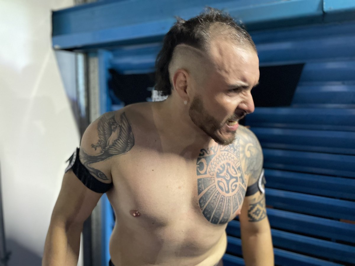 mas_lucha's tweet photo. .@BigluchaMx: Karaoui, @ElPotroadam y @ladymaravillaa derrotan a Skayde, @TiranoLuchador y @sussylove__ 

Maravilla no pudo terminar la lucha debido a un fuerte golpe sobre el rostro.

Al final hay retos entre los chilenos Potro y Tirano.

#Inframundo https://t.co/z08OR6794N