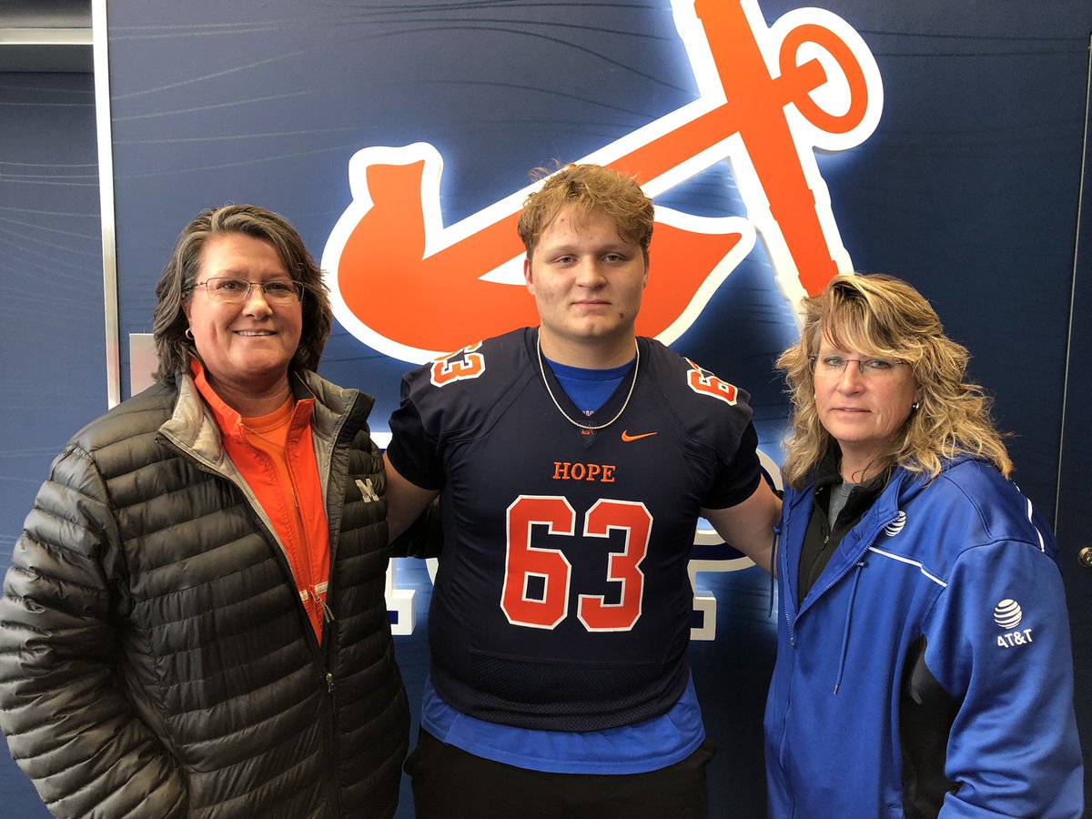 Thank you Hope for the amazing junior day visit. I enjoyed seeing the community and the way of life at Hope. Thank you for the invite <a href="/PStuursm/">Peter Stuursma</a> and <a href="/Coach_HThompson/">Hunter Thompson</a>. <a href="/CoachRossNCSA/">Ross Newkirk</a>