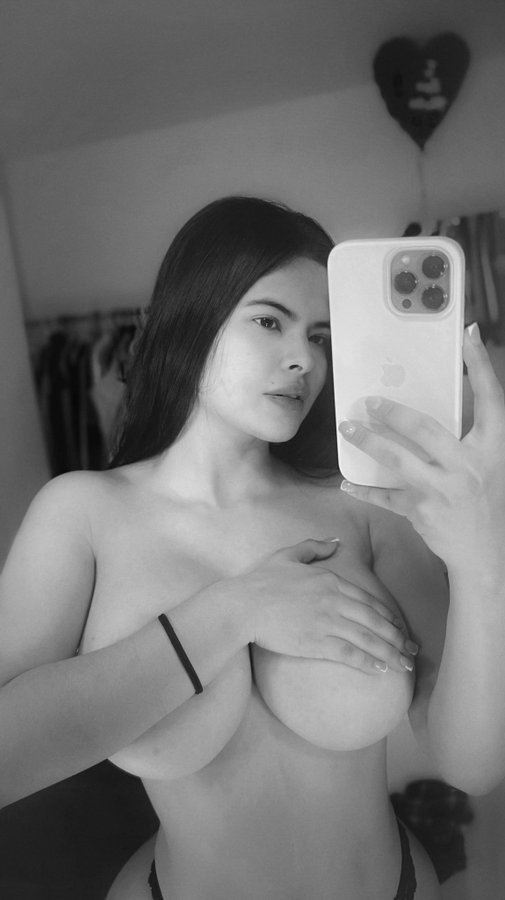 kimberlyrda__'s tweet photo. RT si tienes sed 😘
Mira mi escena completa aquí: 👇
https://t.co/j8EfR2wsqf https://t.co/MTEDrRzH8N