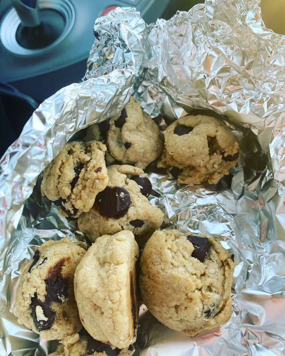 After a 12 mile run, nothing like homemade vegan chocolate chip cookies made with love. Thanks mom!! ❤️ #lifeistrailrunning #plantbasedrunner #vegantrailrunner #fueledbyplants #runthedirt #3run5 #veganchocolatechipcookies