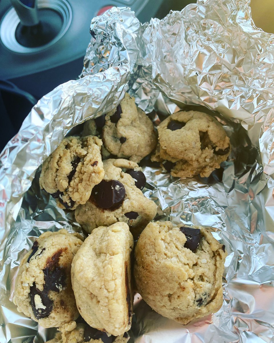 trail_is's tweet photo. After a 12 mile run, nothing like homemade vegan chocolate chip cookies made with love. Thanks mom!! ❤️ #lifeistrailrunning #plantbasedrunner #vegantrailrunner #fueledbyplants #runthedirt #3run5 #veganchocolatechipcookies https://t.co/ZmPuOt2fJN