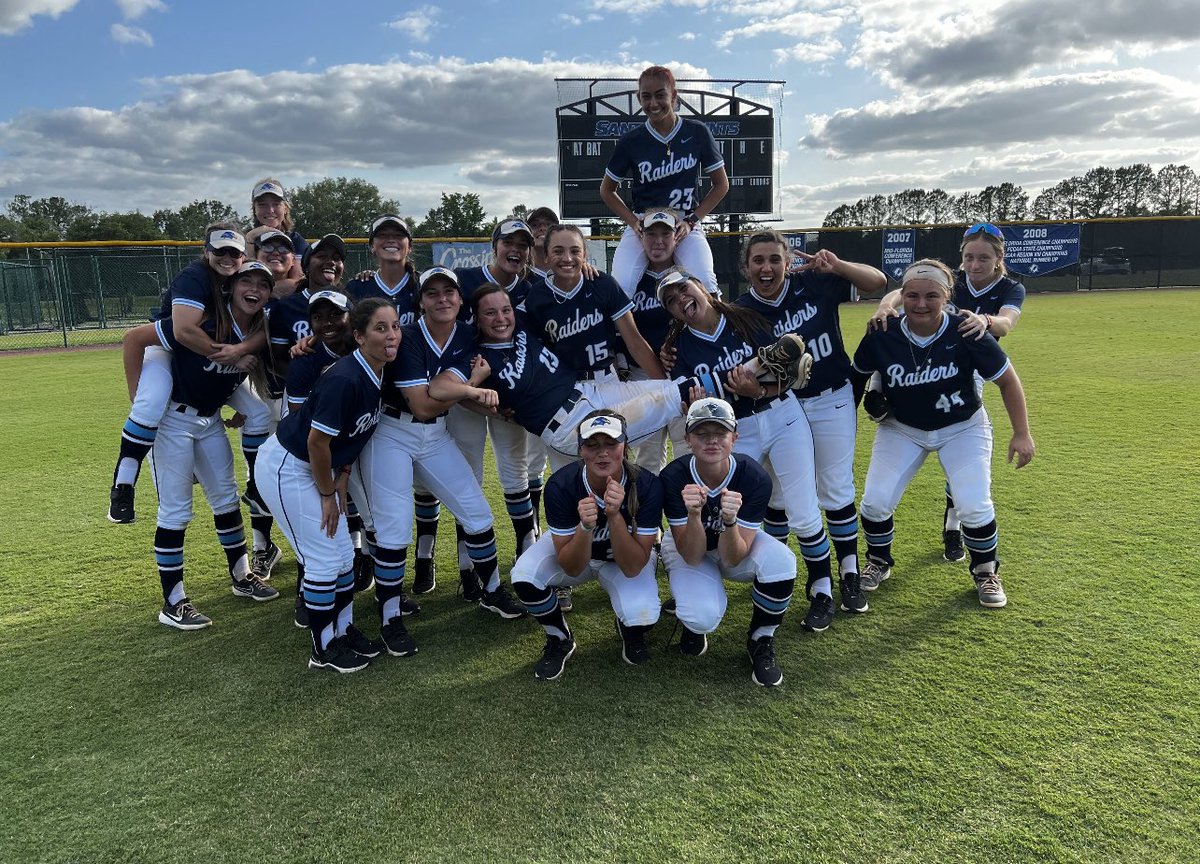 SeminoleStateSB's tweet photo. Raiders WIN Raiders WIN!! A hard fought 3 game series against Santa Fe College ended today with a 12-10 win.  The team is headed back to States! #team28 @buildingRaiders https://t.co/NptH5wLJUf