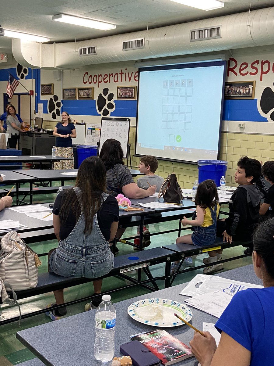 BeasleyElem's tweet photo. We love our partnership with @HomeWorksVisit ! Working together for our Beasley students! #msdr9 https://t.co/2u4plGsAme