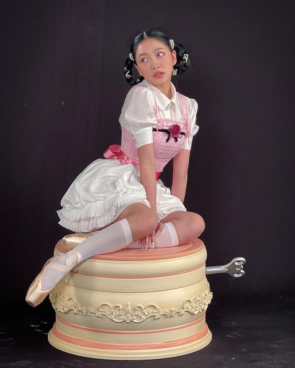 rvnaver's tweet photo. 🩰| ballet lessons with yeri!

• Dinámica para el stream ♡

• Abajo están las indicaciones.

레드벨벳 예리 RED VELVET YERI #YERI #예리 #레드벨벳 #REDVELVET @RVsmtown https://t.co/i3tGW2HbXS