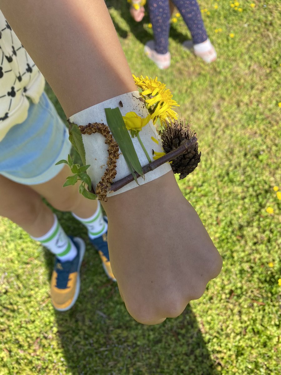 kendra_randolph's tweet photo. Today we made nature bracelets for Earth Day! 🌎 Too cute, and so much fun to make! @AlantonAstros @twinjamom https://t.co/kezXs24F53