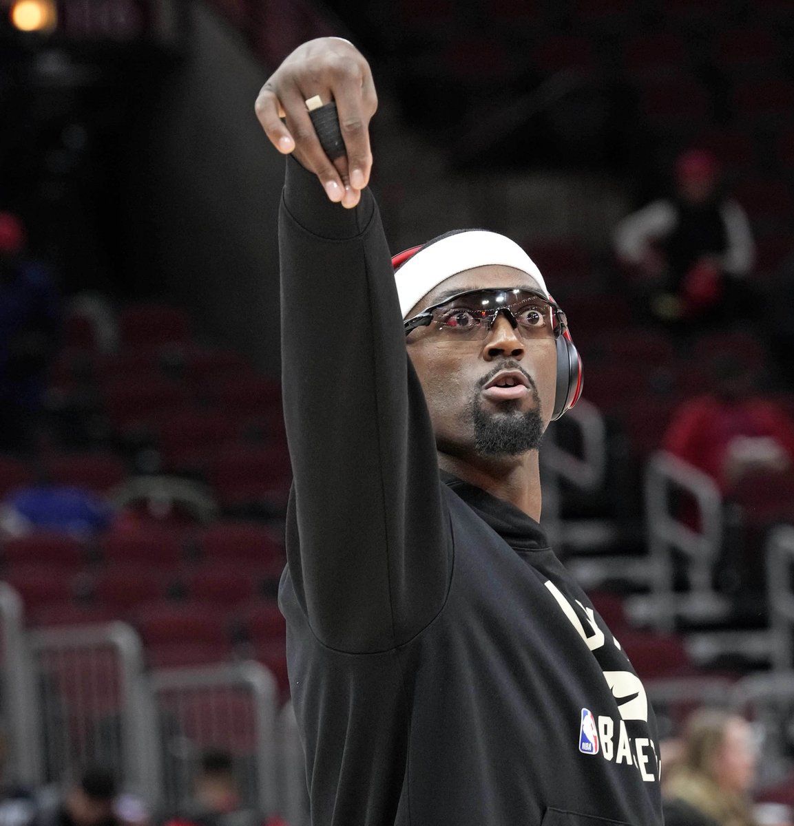 buckets on X: bobby portis' goggles giving him superpowers   / X