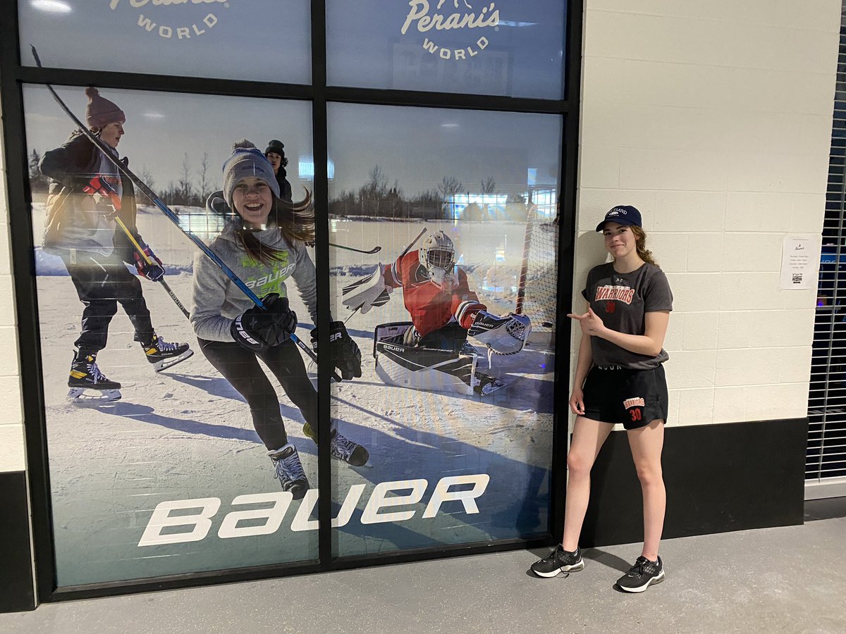 DaveDavis77's tweet photo. When you run into yourself in Nashville at a hockey tournament @BrookeDavis2007 @BauerHockey @abwarriorshky @the_roseseries https://t.co/K859UCPthX