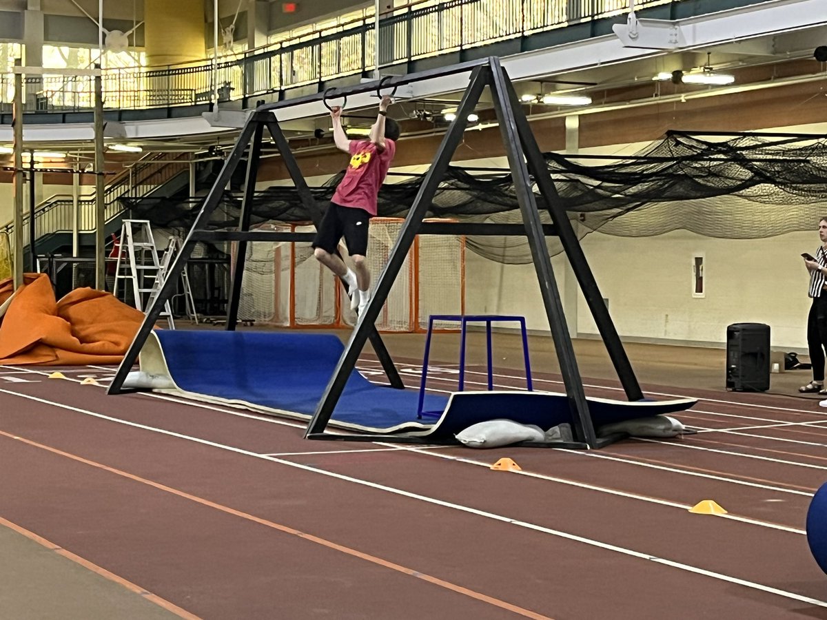 WallaceChad's tweet image. Enjoying AU Ninja Warrior tonight. Thank you AU engineering for adding one new obstacle each year. The course is AWESOME now!