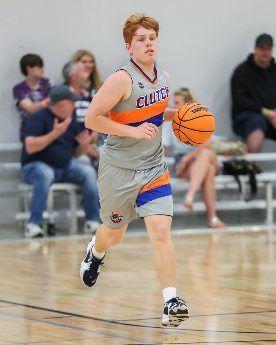 PhenomMixtapes's tweet photo. Cap City Clutch vs Fort Mill Force 17U action shots from #PhenomChallenge #PhenomHoops https://t.co/bHTtmx4aZI