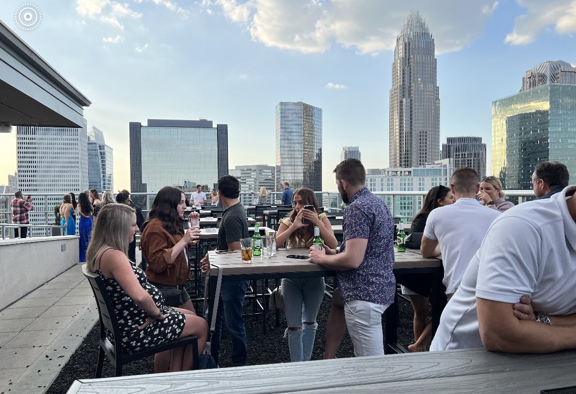 fahrenheitCLT's tweet photo. Beautiful night #Uptown @fahrenheitCLT #legendaryview https://t.co/JZ9F1cJSAa