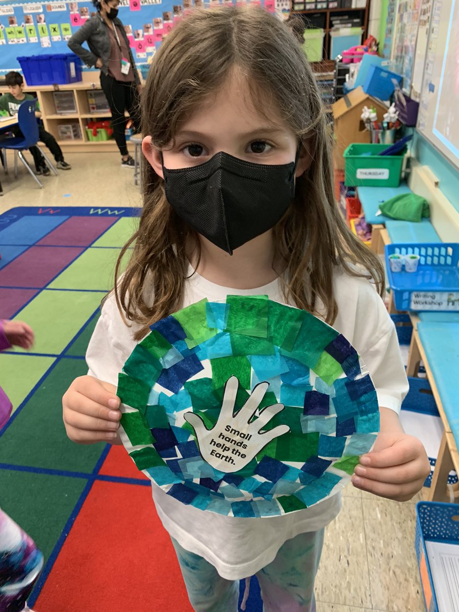 jlpertler's tweet photo. Small hands help the Earth. #wal109 #engage109 @katie__bandy https://t.co/7DROqIPUGi