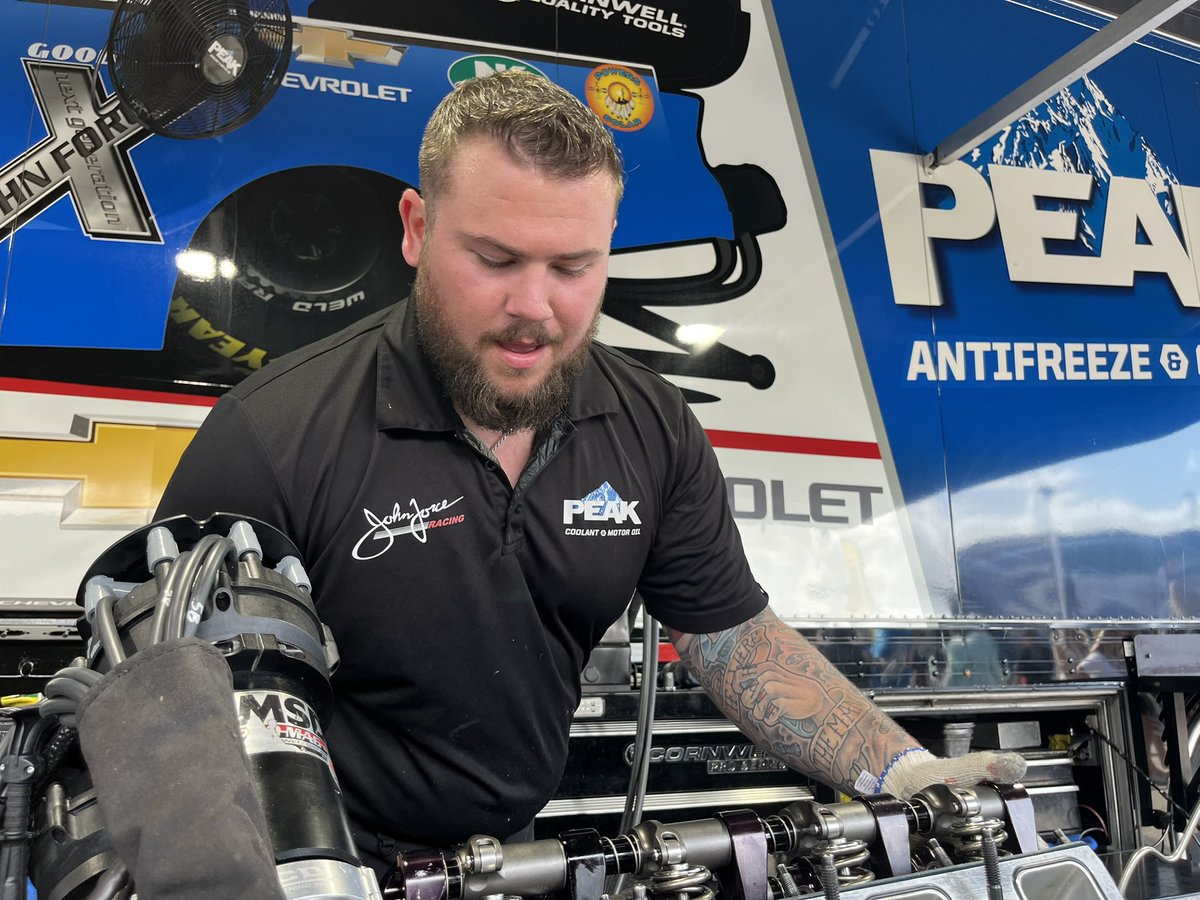 JFR_Racing's tweet photo. Almost go time in Houston 👊
@NHRA #SpringNats https://t.co/U4q0Ovl0JP