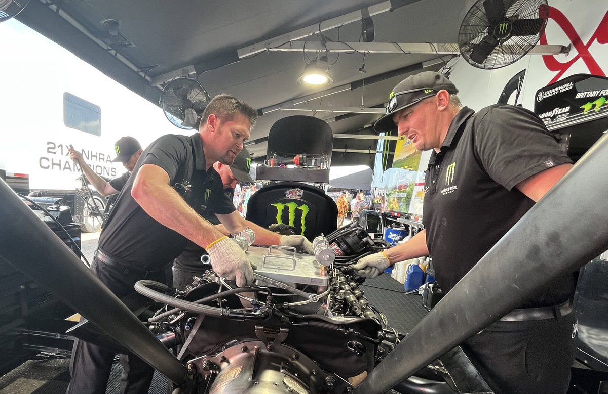 JFR_Racing's tweet photo. Almost go time in Houston 👊
@NHRA #SpringNats https://t.co/U4q0Ovl0JP