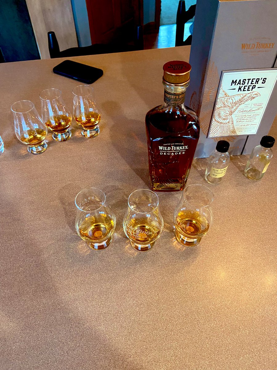 p1vanzan's tweet image. Decades Batch 1 &amp;amp; 2 and Diamond Anniversary blind. Happy Friday! @RBird101 @WildTurkey @FirebirdBo #freshcrackfriday