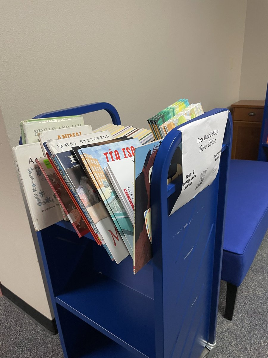 Thank you <a href="/DentonCreeklib/">Lilly Monson</a> for allowing your used books find new homes in our classroom libraries! Nothing teachers love than free books! @DCEtrailblazers