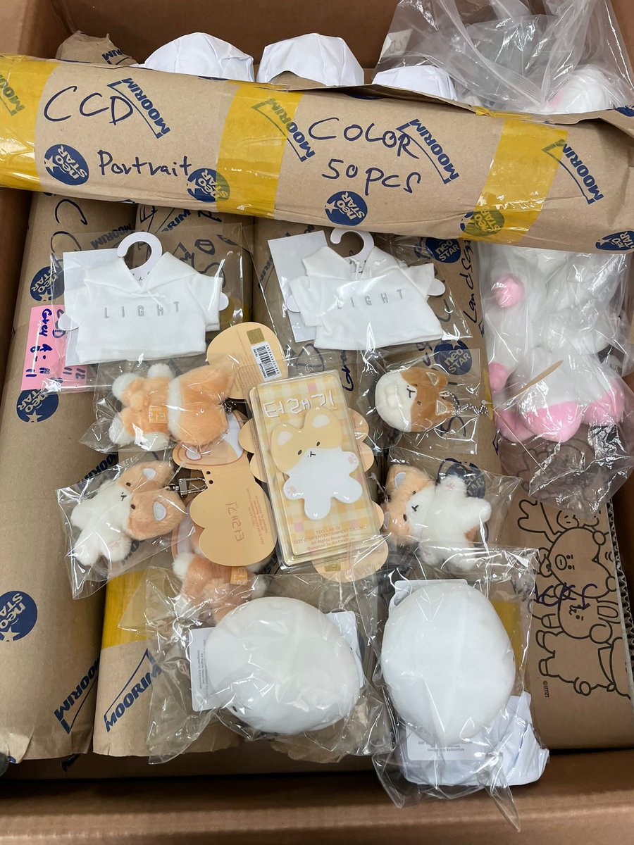 CCDebilShop's tweet photo. BOX #37 UPDATE!!!!
PICK-UP DATE : APRIL. 13, 2022
ETD : APRIL. 20, 2022
ETA : JUNE 8, 2022
BOX # : 1 JUMBO BOX
Maraming salamat po sa lahat ng nagtitiwala sa CCD ❤
#CCDShop_Update https://t.co/OwrG3IBu25