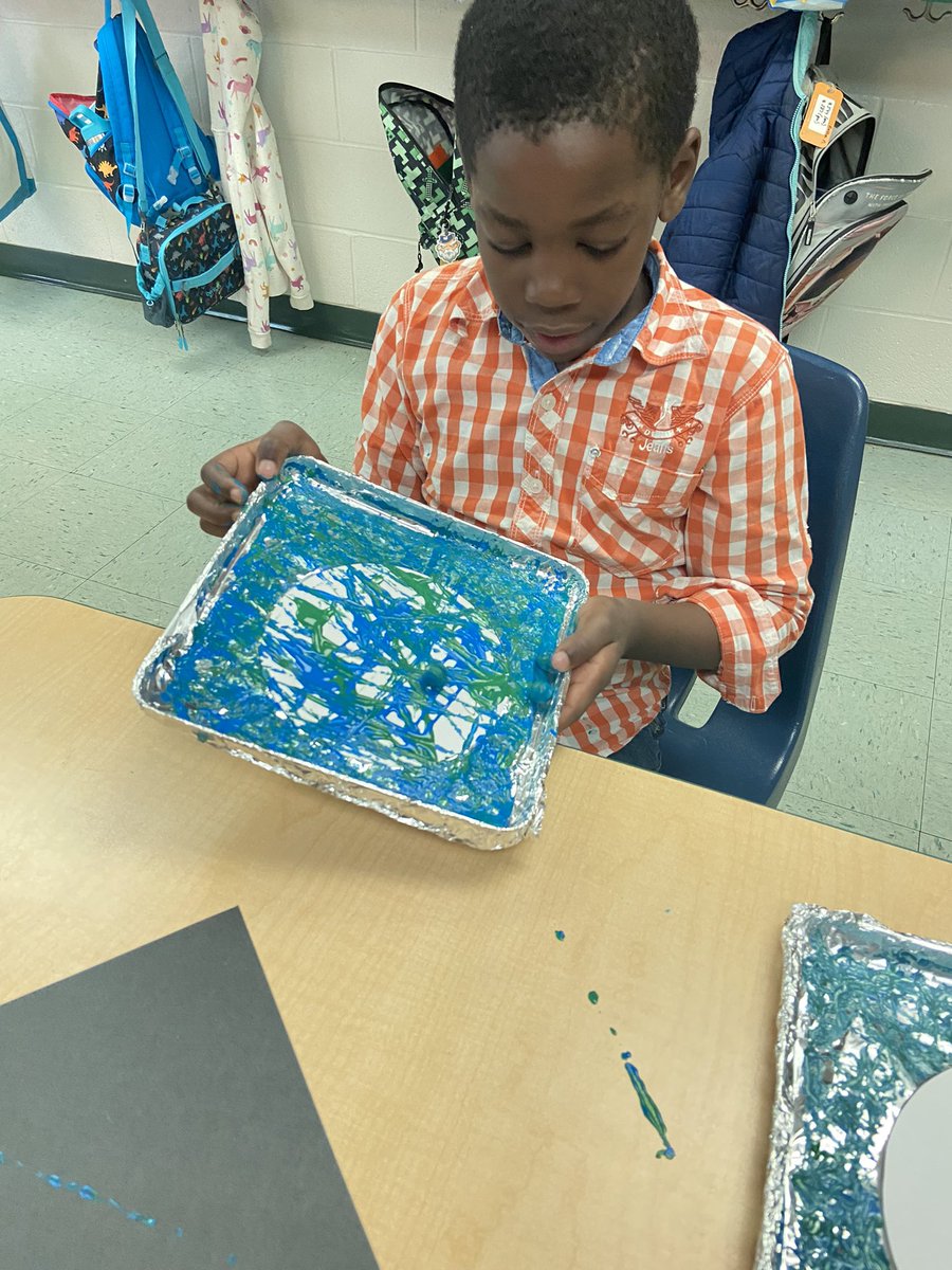 Talking about #EarthDay and keeping the Earth clean with 1st grade ELs <a href="/MNEStheBest/">Minnieville Elementary</a>; finished with some painting.
