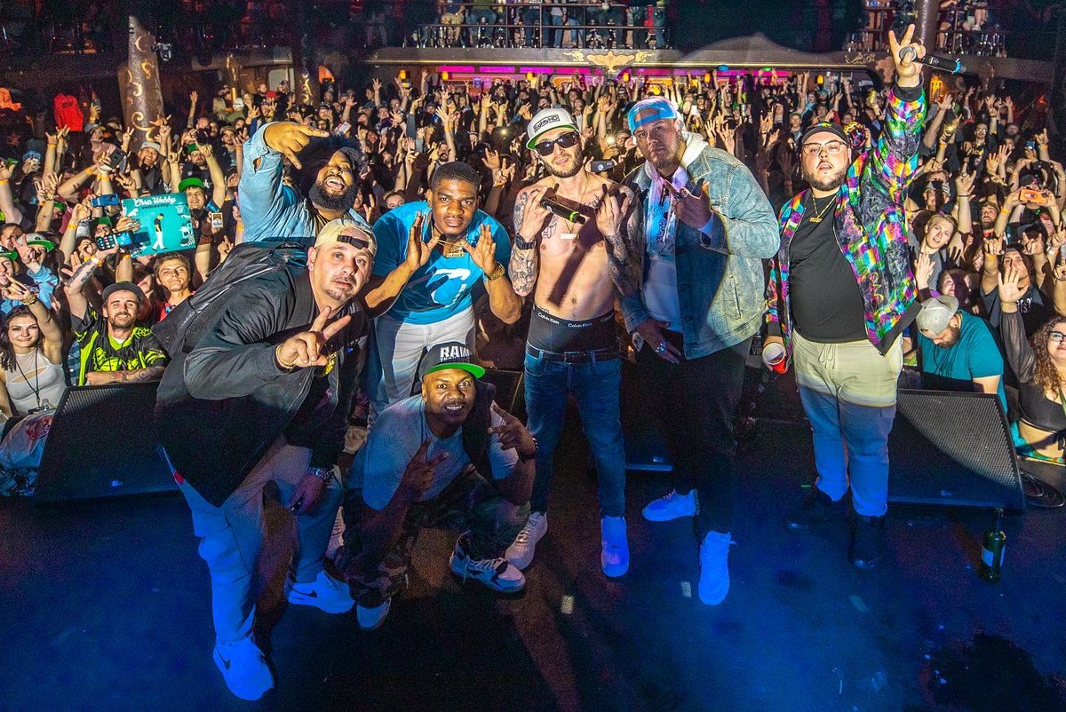 ChrisWebby's tweet photo. SOLD OUT 4/20 show in Denver was off the chain !!!
Idaho, Oregon, and Washington state all on deck #InappropriateTour ๐๐ป๐ธ
TIX : https://t.co/DAFRcVV4Gh https://t.co/8jVrb55OOh