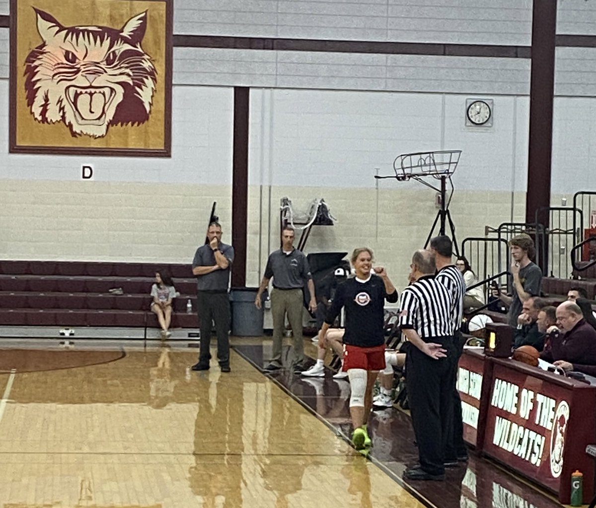 HuntsmenGbb's tweet image. Division 3/4 North-South Game is underway in Newark!! Let’s go AB!!!
@HuntingtonLocal @allison_basye14 
#TWP