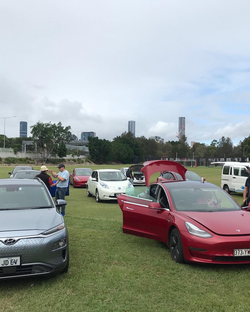 tobyonekanobe's tweet photo. At the #solarcitizens RV event at Victoria Park, Brisbane. Brisbane residents, come to Vic park to have a ride in an EV and ask questions from owners, join us! #ev https://t.co/ZrNscwKYUa