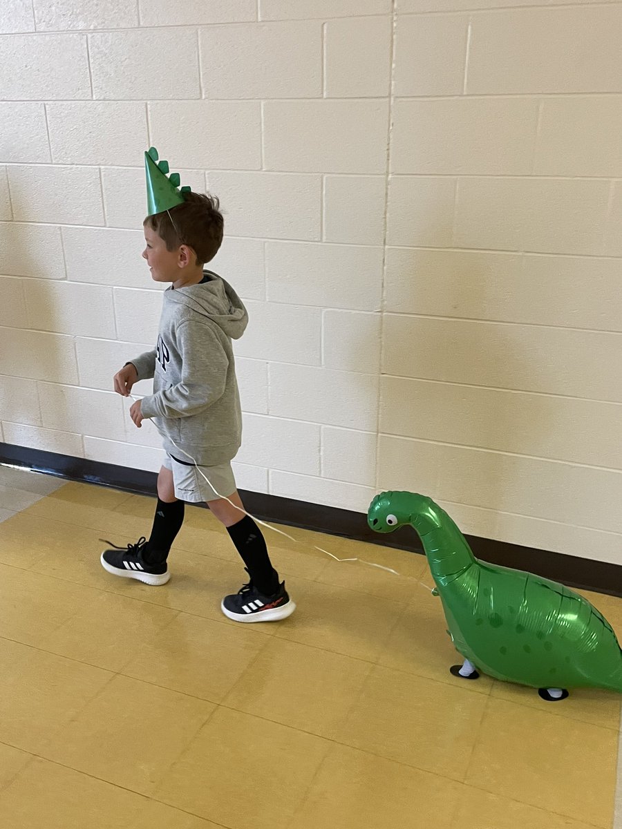 MrsPulkBCE's tweet photo. Alphabet countdown started this week and today was letter Dd! We had activities surrounding dinosaurs and even got a pet dinosaur for the day! Also, look at the dinosaur we saw at recess! @goostreek @BCE_Bucks https://t.co/zfujM0wAF6