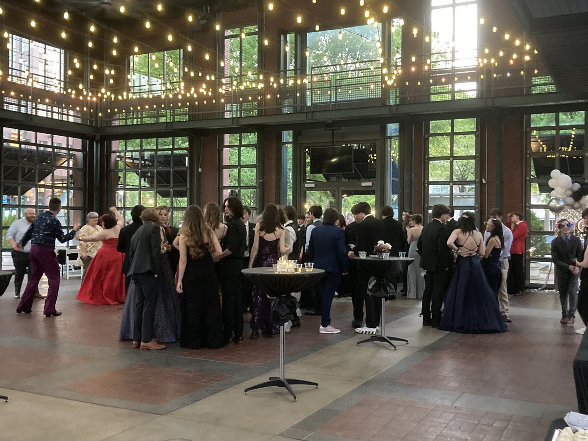 tonydonen's tweet photo. @STEMcha Gala … beautiful night, awesome young men and women! https://t.co/nVSg98YUjZ