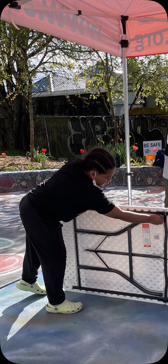 FN_Mariam's tweet photo. Setting up for our event! https://t.co/pzGkb3Pc4R