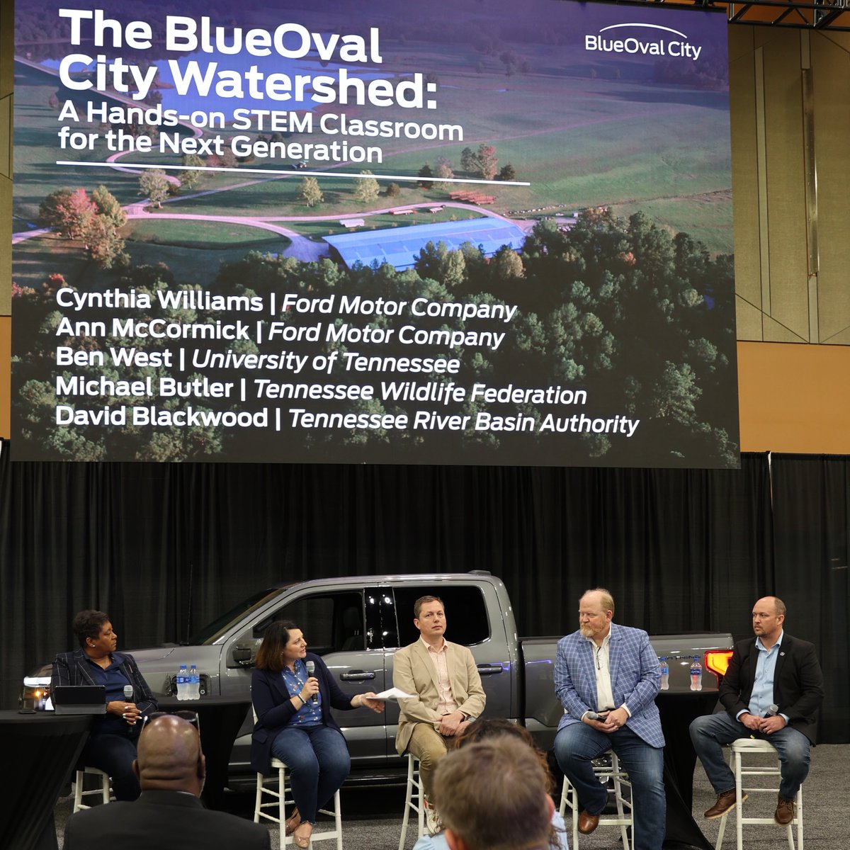 blueovalcity's tweet photo. Thanks to everyone that came to our panel at the #MemphisAutoShow!
@MemphisAutoShow @CWilliams_Ford @UT_President @UTIAg @TNWildlifeFed @Ford @LoneOaksFarm https://t.co/JcHa1tu74s
