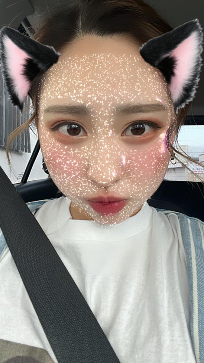 sabomanachine's tweet photo. おはようございます🌞
朝の配信見にきていただきありがとうございました💗今日はお団子ヘアdayなまなみです🍡今から2本ダンスレッスンいってきます🧡今日も1日頑張る… https://t.co/zocRuw5C8I  #CHEERZ https://t.co/7XQzu3TyXi