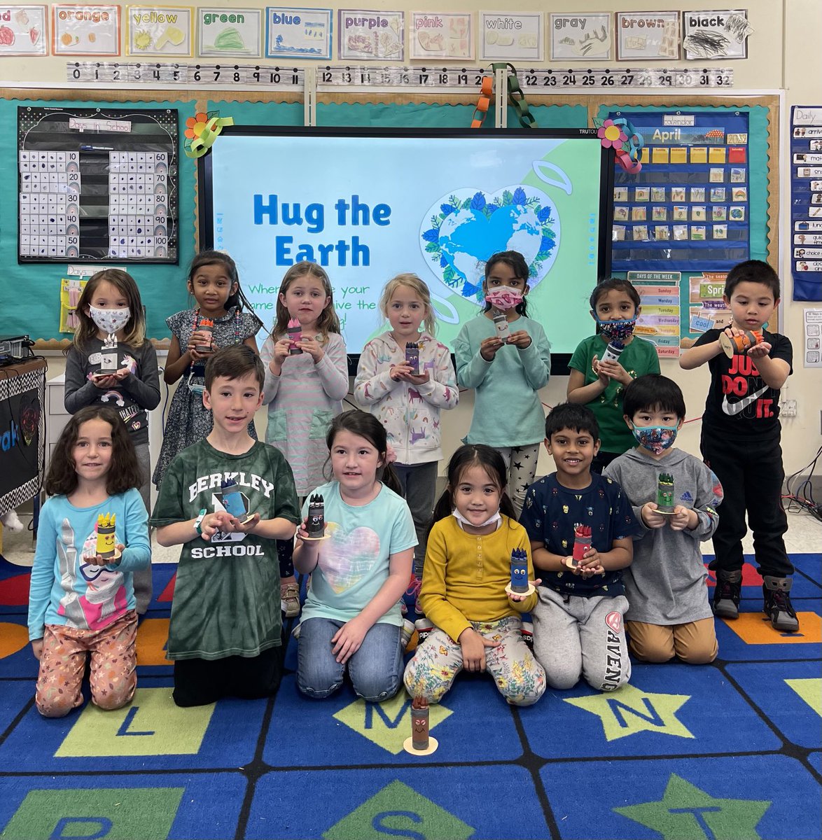 mrsditinyak's tweet photo. Let’s make Earth Day everyday!  We are reducing, reusing and recycling! ⁦@MrsRobalino⁩ ⁦@NMBerkley_NJ⁩ https://t.co/CS87HpB9rJ