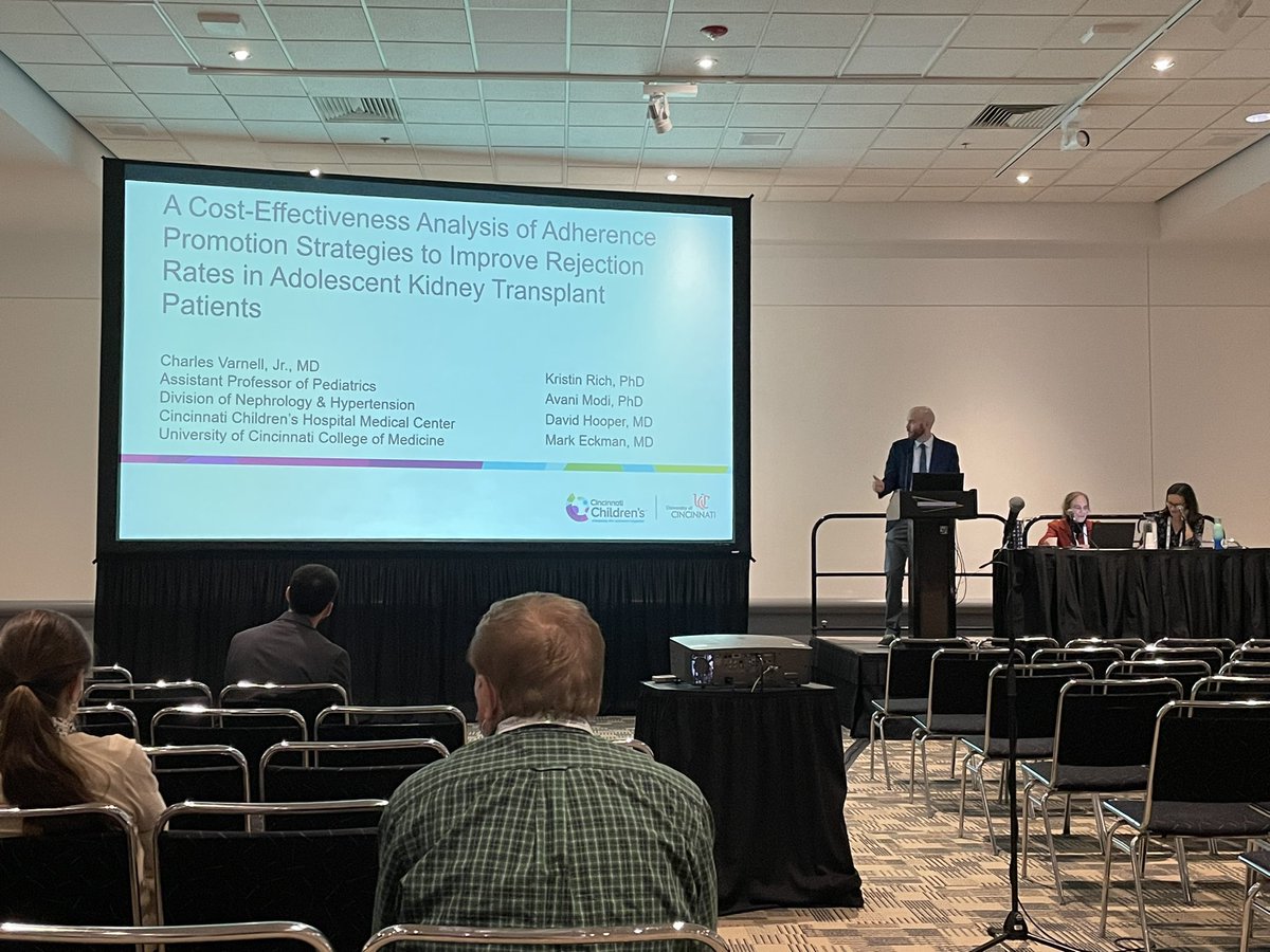 stefanie_benoit's tweet photo. @CVarnellMD presenting amazing data/outcomes re: adherence in #kidney #transplant 
@AspnResearch #ASPN22 https://t.co/j09Nafv5o0