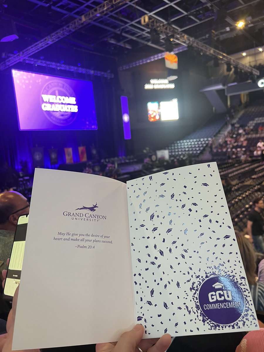 kait_ducos's tweet photo. we are so proud of you baby sister!!! #GCU2022 #GCUgrad https://t.co/asmynXL7N7