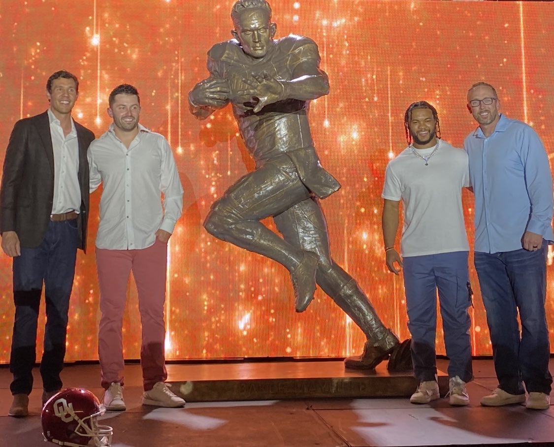 CoachBobStoops's tweet photo. OU Heisman boys  ⁦@bakermayfield⁩ @K1  ⁦@JasonWhite2003⁩  Sam Bradford                                       #OUDNA https://t.co/AYC1iua1vc