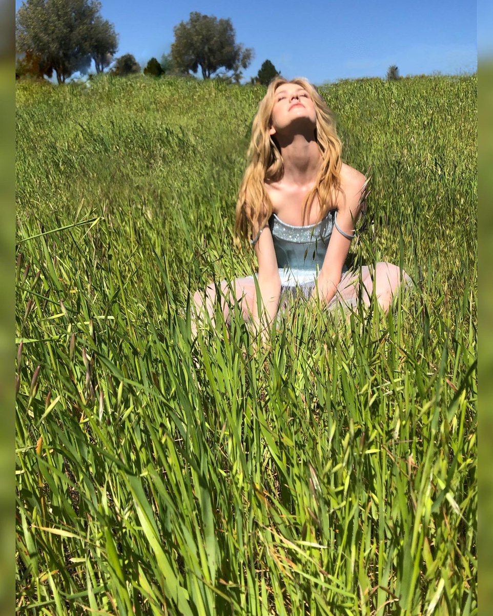Kat_McNamara's tweet photo. Happy #EarthDay🌍Wherever you are,let the sun shine&amp;celebrate and cherish the pale blue dot. Take a moment to look around&amp;breathe in the splendor&amp;beauty that surrounds us. Remember we all share this home,so let’s be good planet-mates &amp; take care of it together.💚💙 #happyearthday https://t.co/g7tALWkl2b