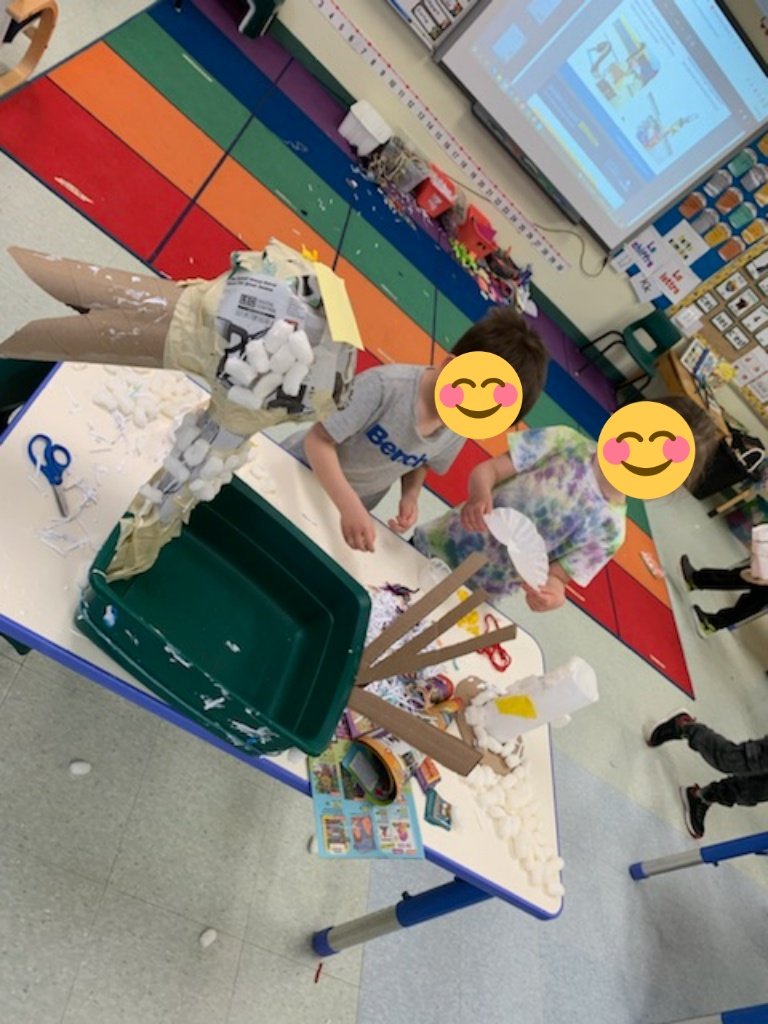 Pour la journée de la terre, nous avons créer nos bernaches du Canada avec du matériel recyclé.#JourneeDeLaTerre
<a href="/ecolecatholique/">CECCE</a> @JulieTerpstra @LoignonL <a href="/EcoEcolesCAN/">ÉcoÉcoles Canada</a> <a href="/SylvieGosseli11/">Sylvie Gosselin</a>