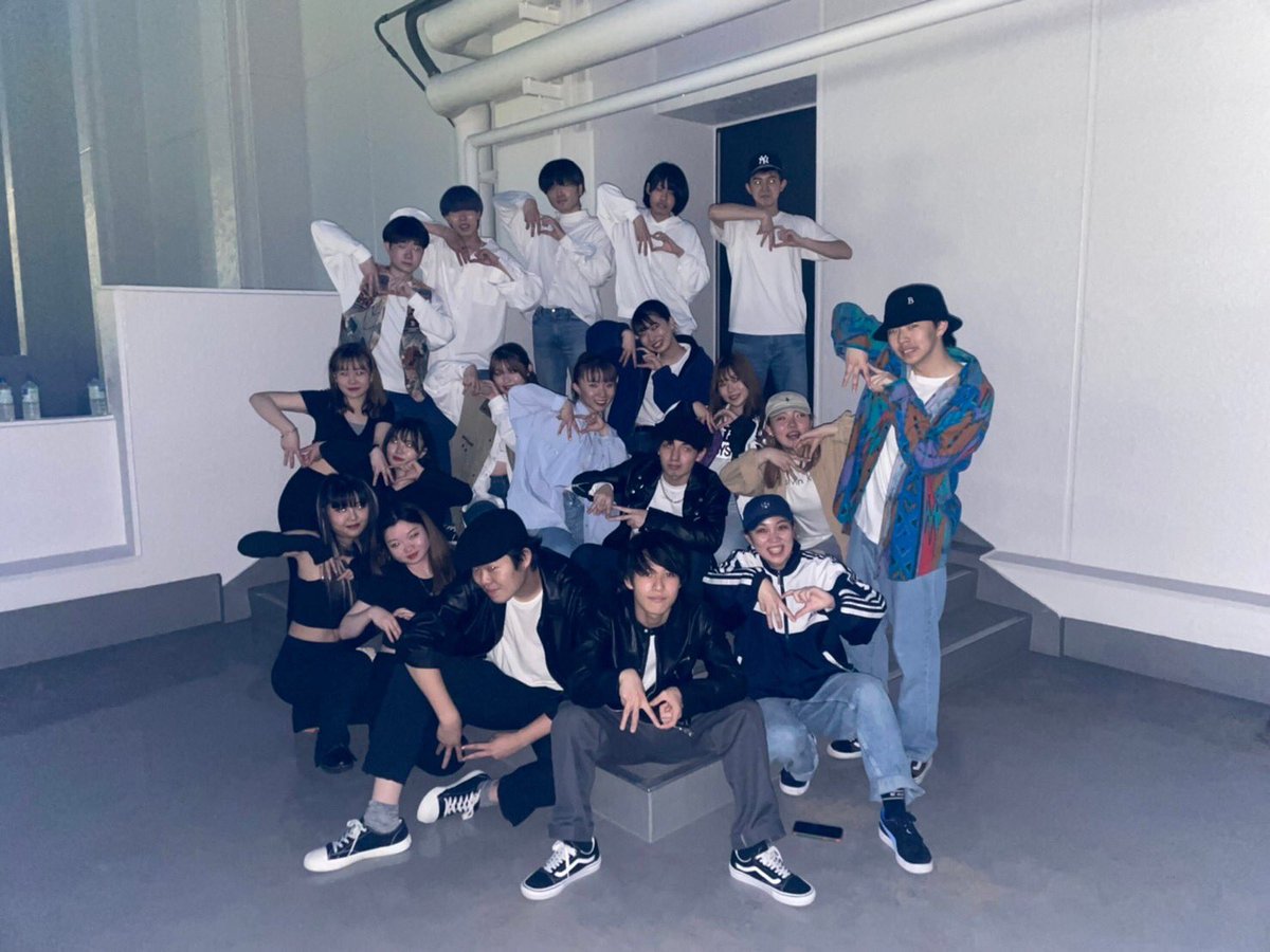 mdcrew35's tweet photo. 🌟新入生歓迎会🌟
見に来てくれた新入生、先輩方
ありがとうございましたー!!
久々のステージ!緊張したけど皆が楽しんでくれてほんと良かったです!!
来週に体験会も企画してるのでどしどし参加してください!!
#亜細亜大学
#ダンスサークル
#mdcrew
#34th
#春から亜細亜 https://t.co/nyxgIx74jf