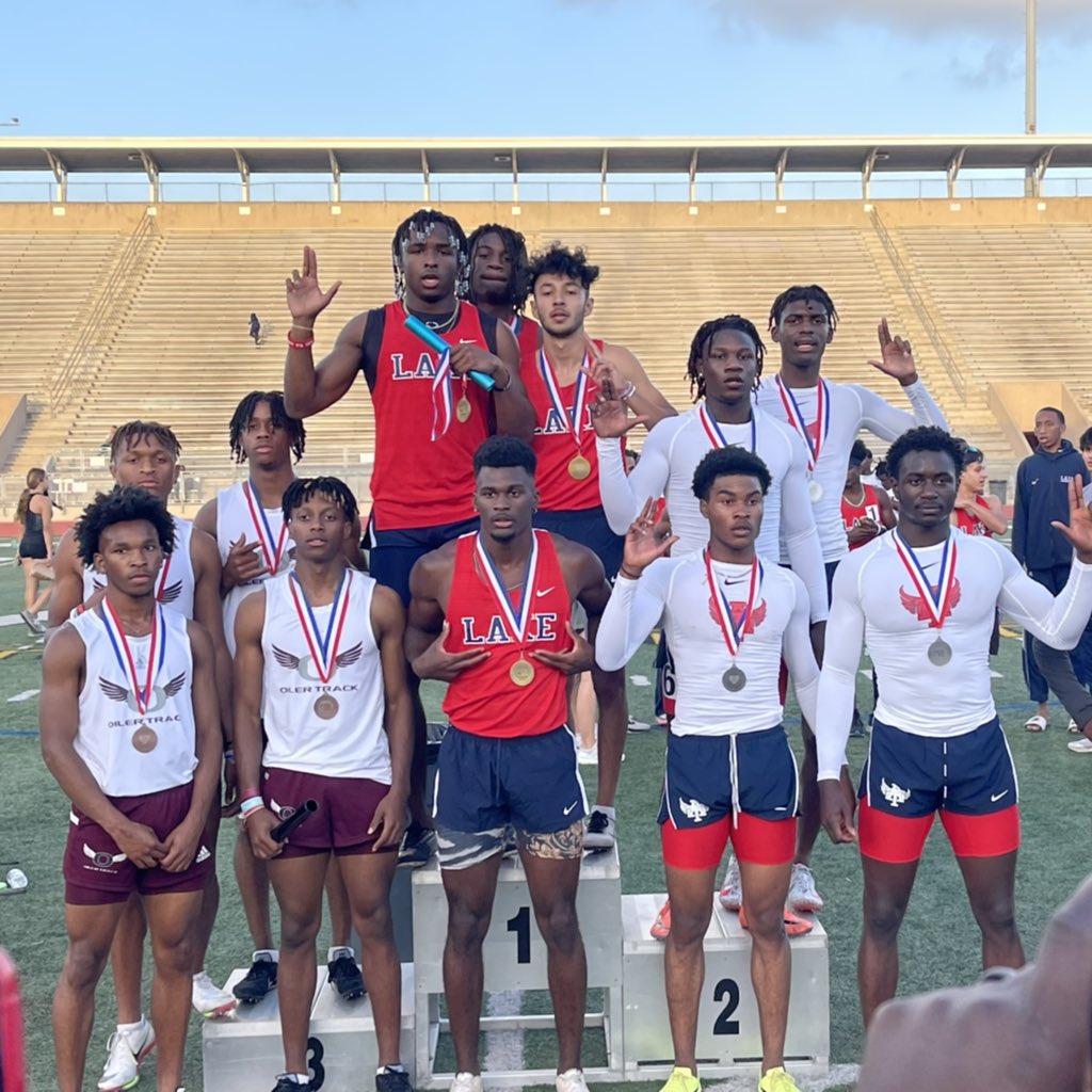 Big dogs! 1:26, new school record in the 4x200.