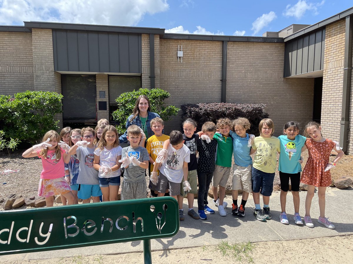 Happy Earth Day! 🌎 <a href="/HumbleISD_EGE/">Elm Grove Elementary</a> #egesoar
