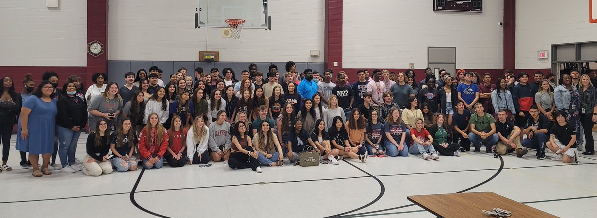 CarranzaLovesPi's tweet photo. Yesterday's Senior breakfast was amazing! I still can't believe how many of our kids came! I love you all and wish you all the best things in life! ❤ #co2022 #TMSalumni @HumbleISD_TMS @HumbleISD @HumbleISD_AHS https://t.co/NiIvq89twV