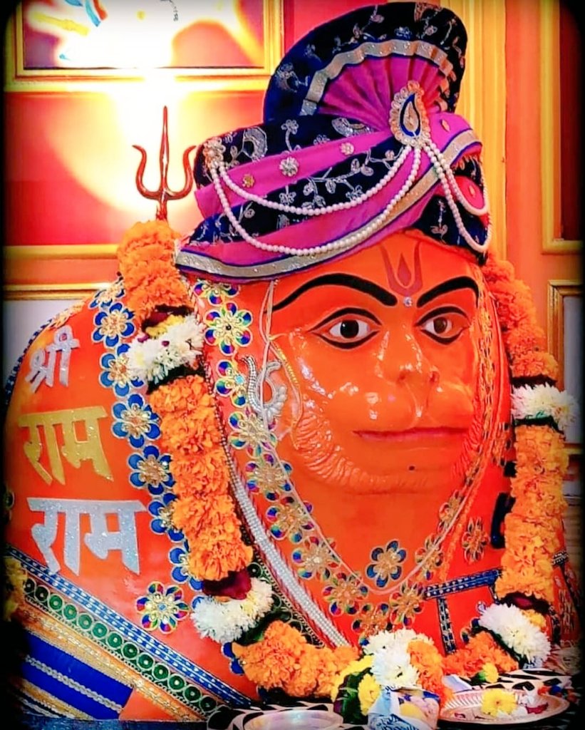 Sa_na_taniD_'s tweet photo. ट्विटर के सभी सनातनी भाई बहन को 
#जय_बजरंग_बली 🙏
#जय_श्रीराम 🙏 https://t.co/qyjZ2Jlxpf
