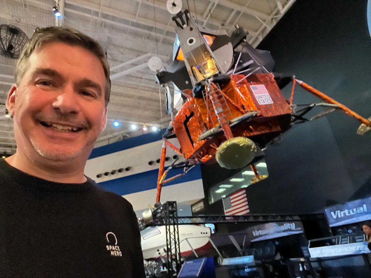 aparrisx's tweet photo. Showing of my Space Hero pride over at Space Center Houston and having fun meeting robotics students from around the world! 🌎🚀 @wearespacehero #flyspacehero #theinspired24 #firstrobotics #firstroboticscompetition @SpaceCenterHou https://t.co/Vs8jguaERx