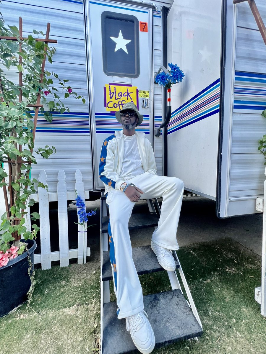 RealBlackCoffee's tweet photo. It's go time #Coachella2022 https://t.co/EA9FUzFhkH