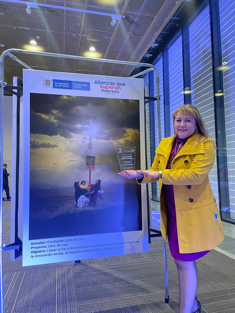 En el #EarthDay #DiaDeLaTierra hemos sido reconocidos por <a href="/ProsperidadCol/">Prosperidad Social</a> como una de las iniciativas que aporta a la superación de pobreza en Colombia! Felicitaciones a todo el equipo!