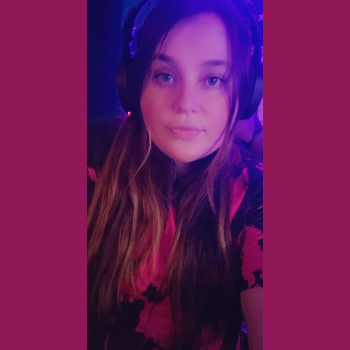 KrystenDuhhh's tweet photo. ❤️LIVE❤️ @ https://t.co/cnZvDtyxk4 #streamer #twitch #ladiesofcod #searchanddestroy #callofduty #gamergirl https://t.co/w05GjhhjCH