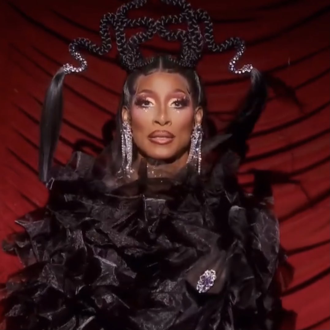 IVYMARNS's tweet photo. she got her finale main stage moment :,) #dragrace https://t.co/Q1Q9GhZdZM